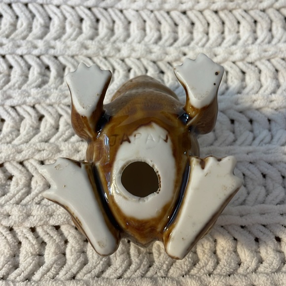 1960s Vintage Porcelain Toad Figurine Gold Eyes from Japan - Picture 6 of 9